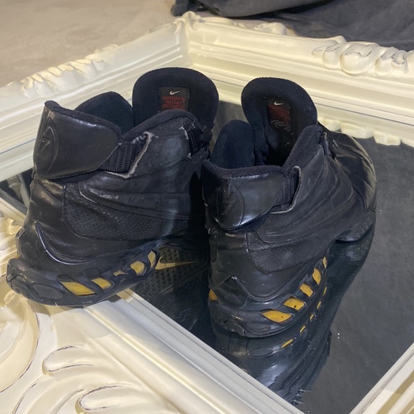 Michael Vick basketball shoes - Picture 5 of 6